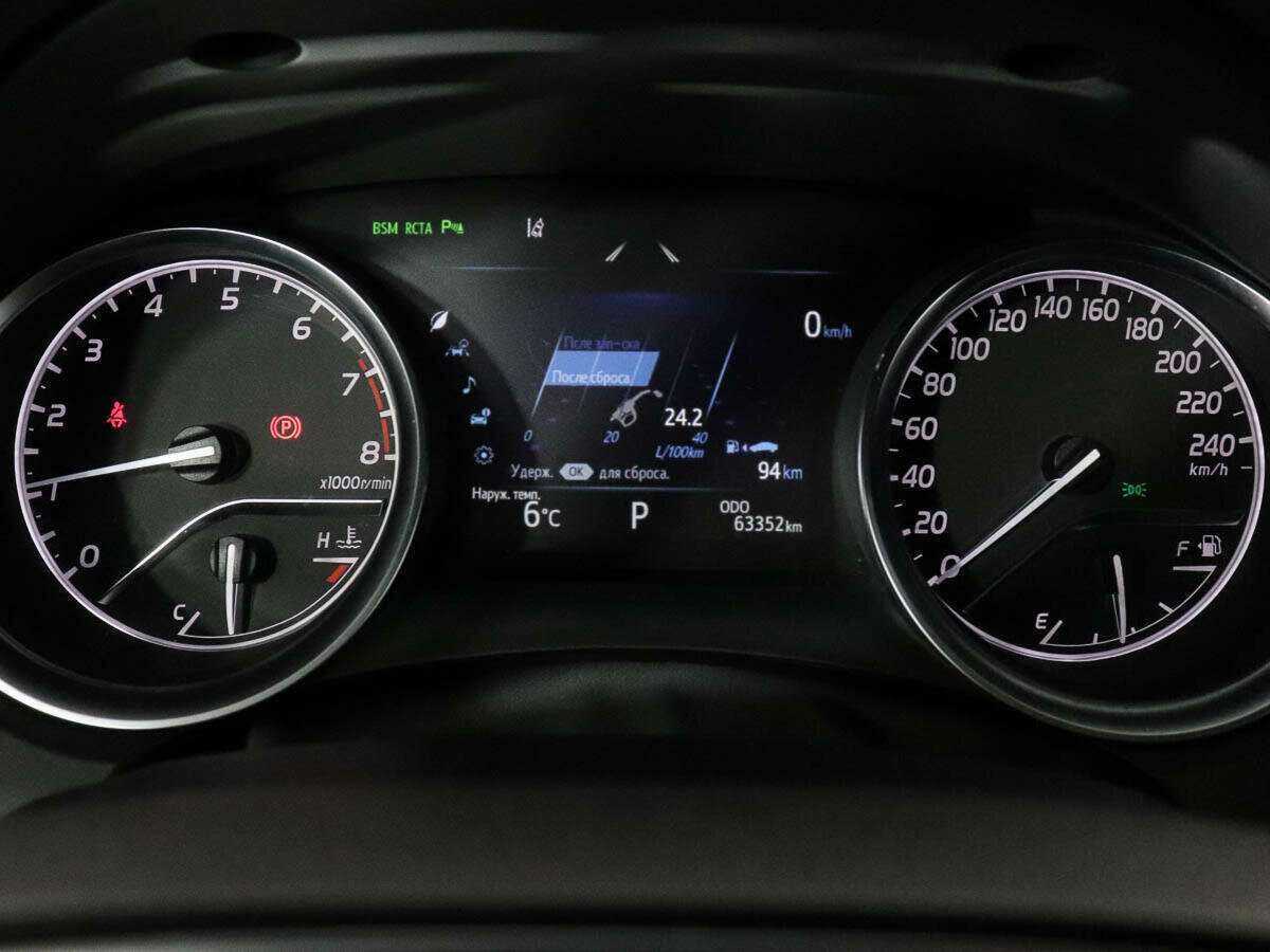 Toyota Camry 2018 года с пробегом. Фото: #7