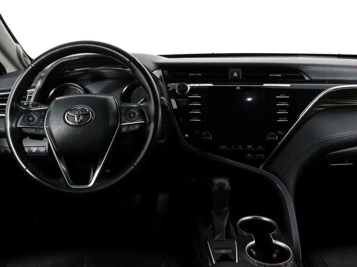 Toyota Camry 2018 года с пробегом. Фото: #8