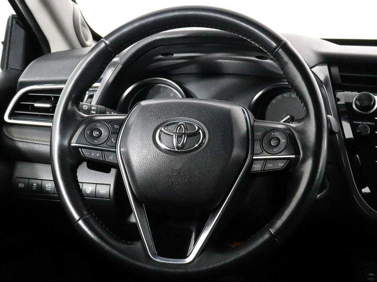 Toyota Camry 2018 года с пробегом. Фото: #10