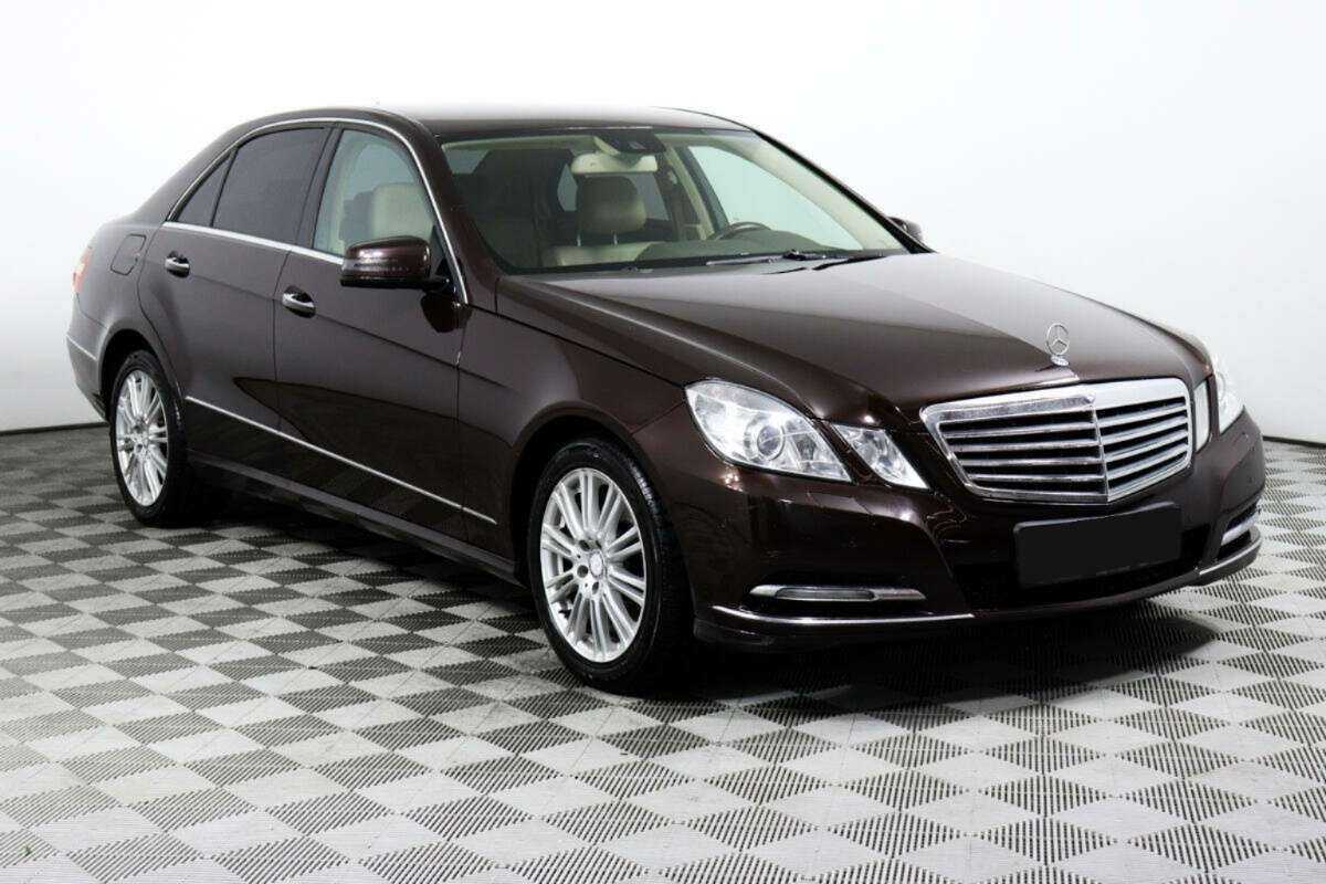 Mercedes-Benz E-Класс 2011 года с пробегом. Фото: #2