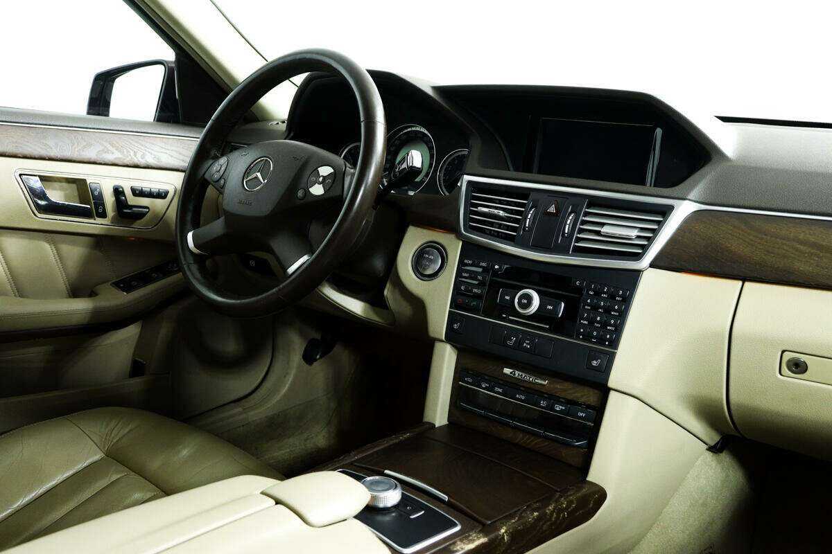 Mercedes-Benz E-Класс 2011 года с пробегом. Фото: #7