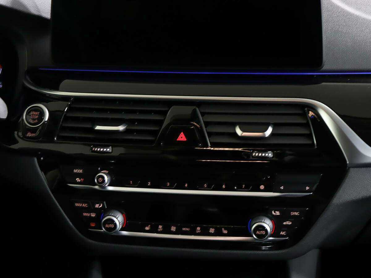 BMW 5 серии 2021 года с пробегом. Фото: #11