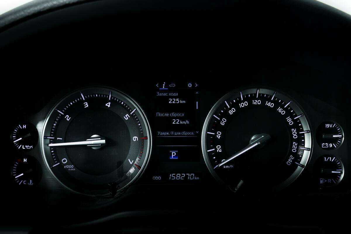 Toyota Land Cruiser 2015 года с пробегом. Фото: #9