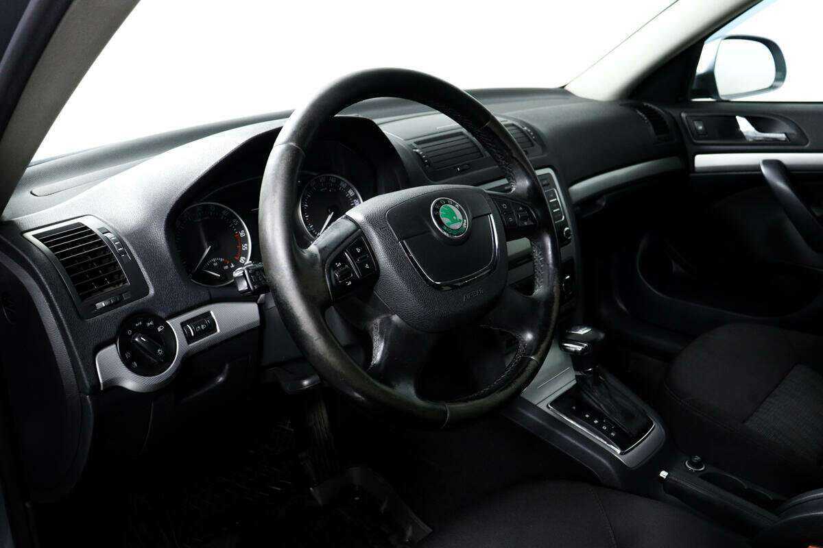 Б/У Шкода Октавия 2012 года. Фото: #12