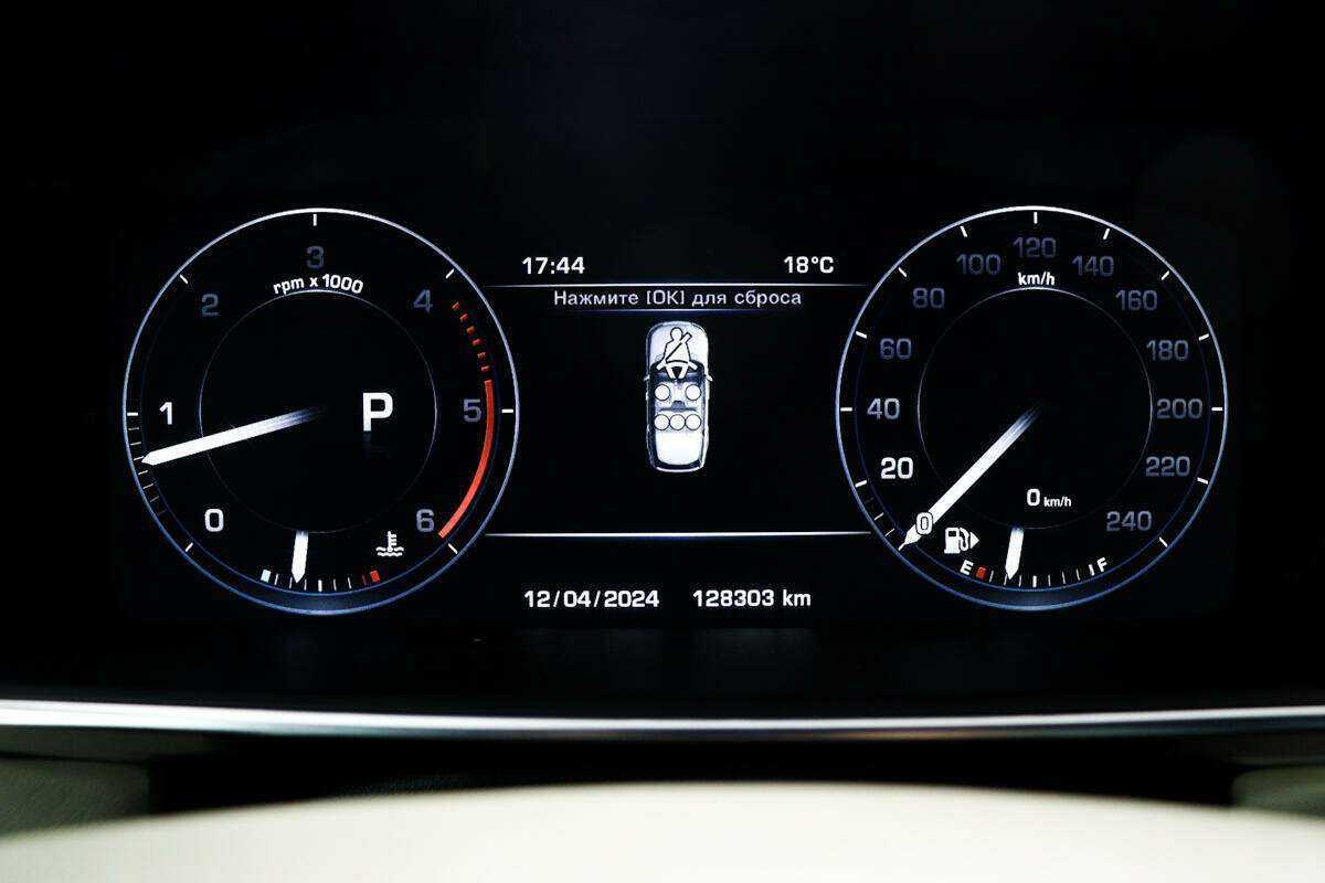 Land Rover Range Rover 2015 года с пробегом. Фото: #9