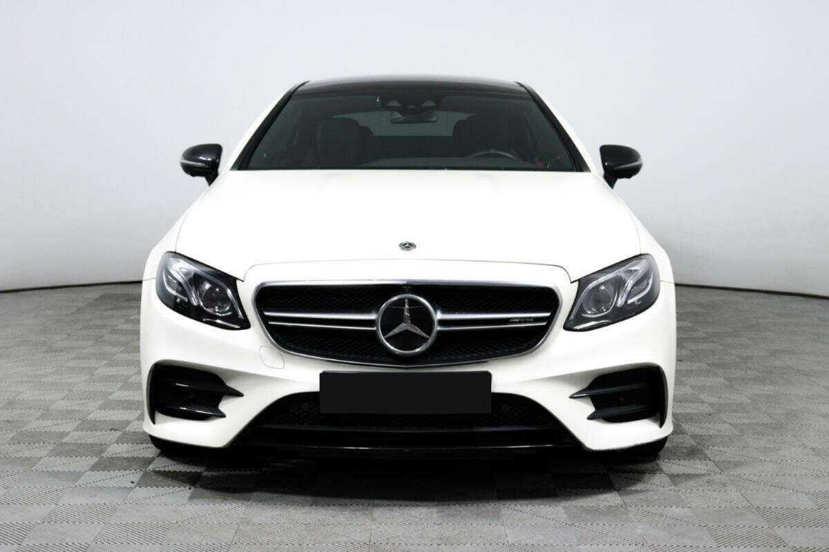 Mercedes-Benz E-Класс AMG 2018 года с пробегом. Фото: #1