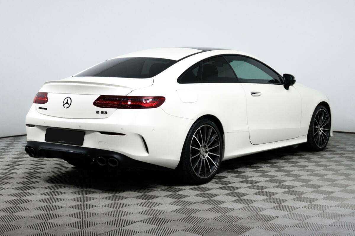 Mercedes-Benz E-Класс AMG 2018 года с пробегом. Фото: #4