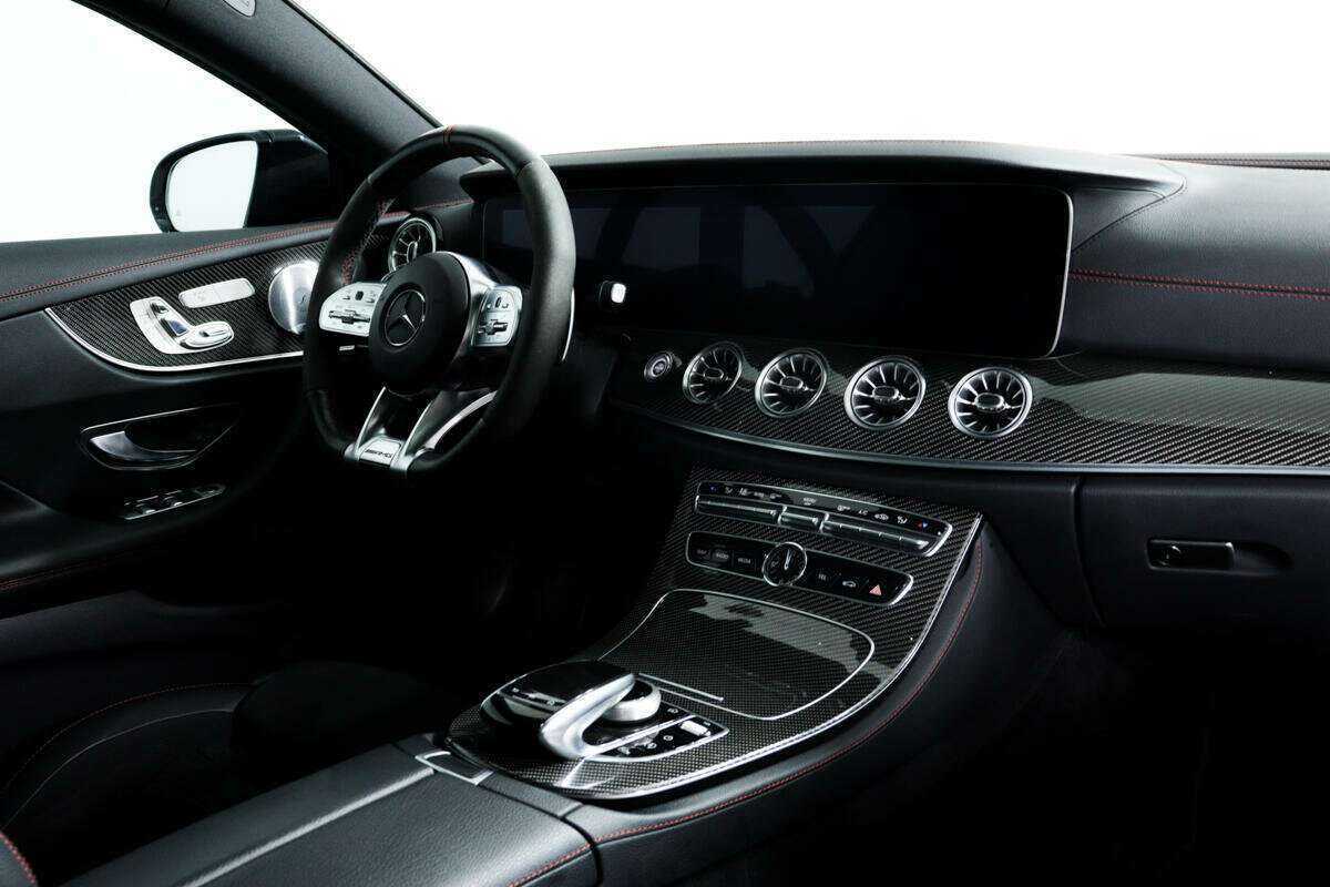 Mercedes-Benz E-Класс AMG 2018 года с пробегом. Фото: #8