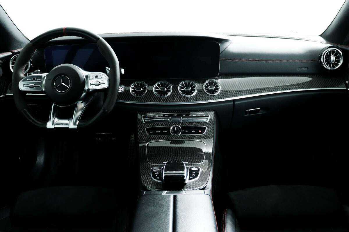 Mercedes-Benz E-Класс AMG 2018 года с пробегом. Фото: #10