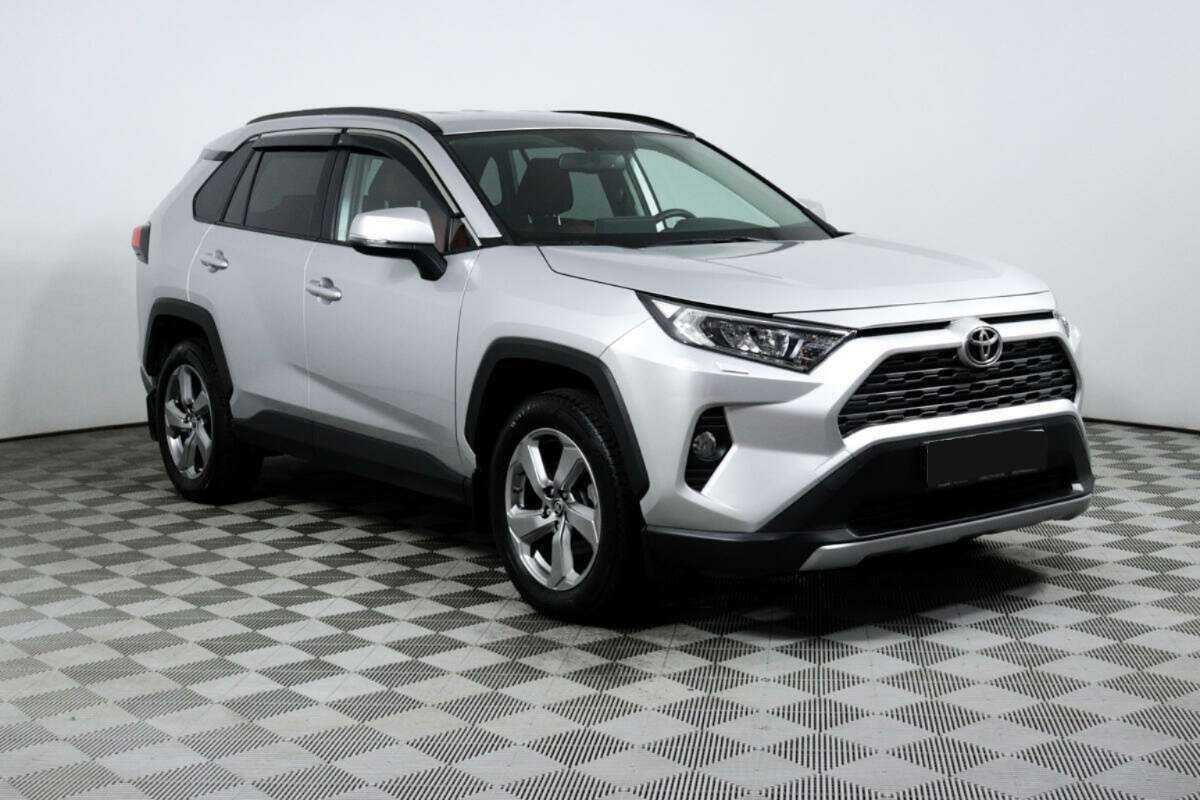 Toyota RAV4 2021 года с пробегом. Фото: #2