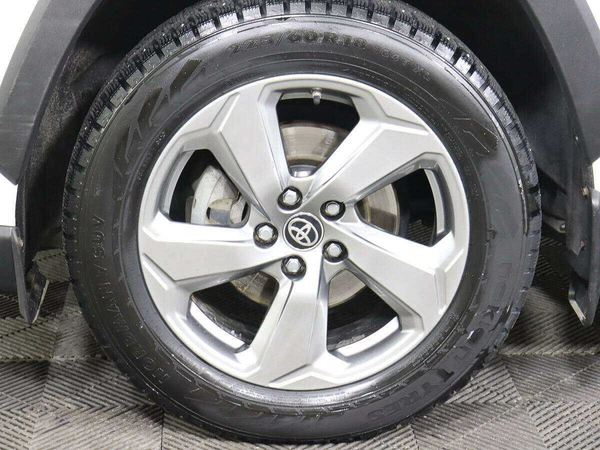 Toyota RAV4 2020 года с пробегом. Фото: #19