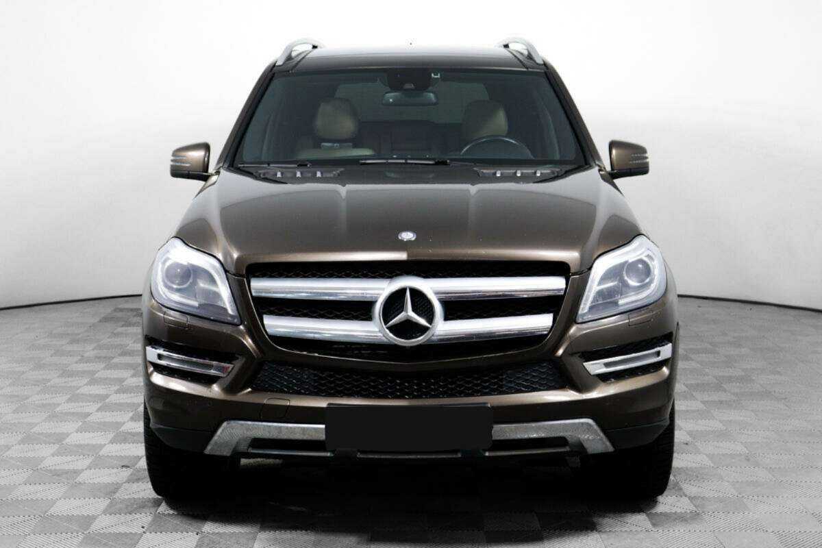 Mercedes-Benz GL-Класс 2015 года с пробегом. Фото: #1