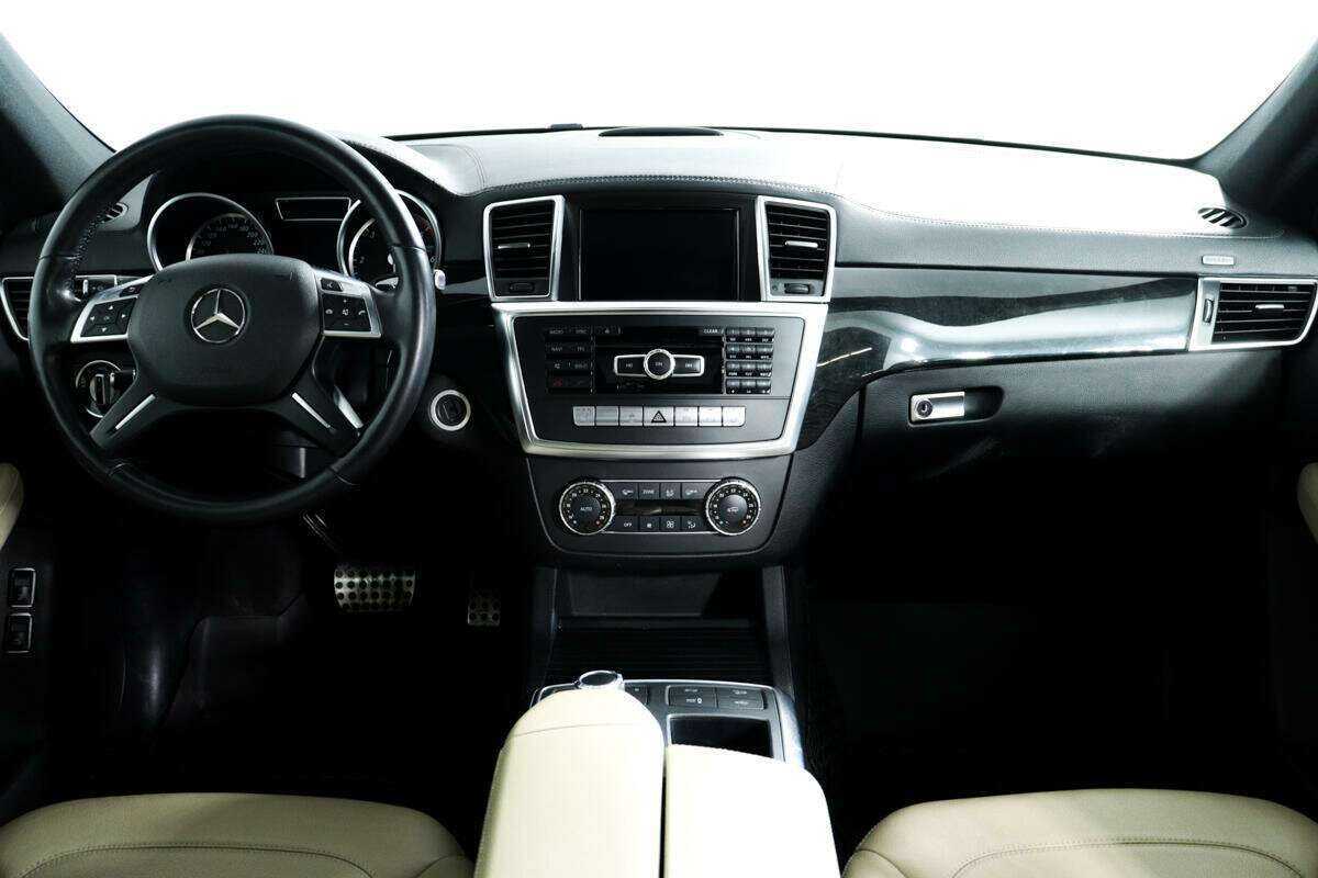 Mercedes-Benz GL-Класс 2015 года с пробегом. Фото: #10