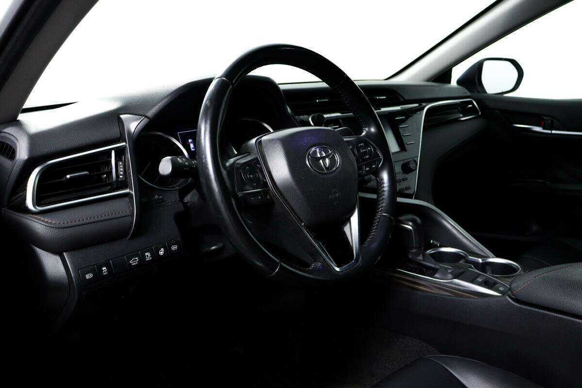 Toyota Camry 2019 года с пробегом. Фото: #12