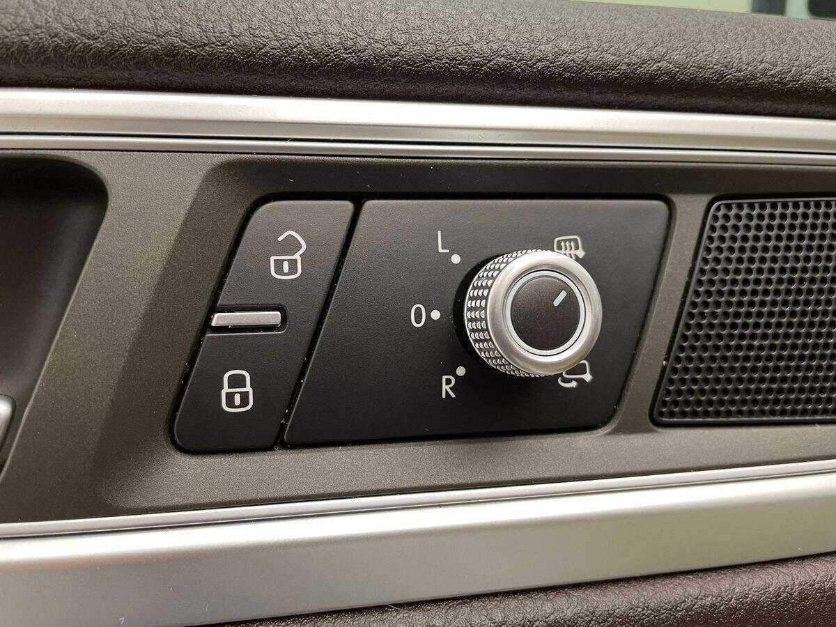 Volkswagen Touareg 2015 года с пробегом. Фото: #17