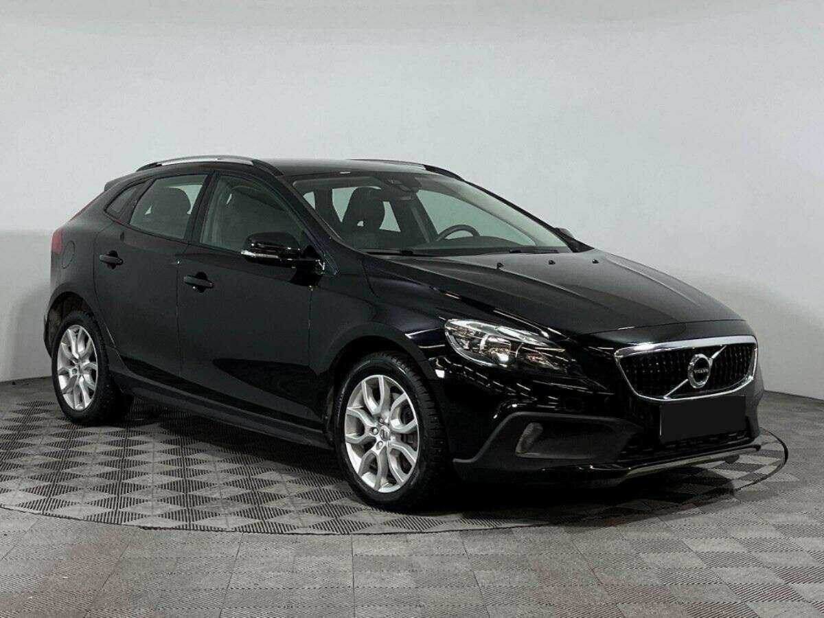 Volvo V40 Cross Country 2017 года с пробегом. Фото: #2