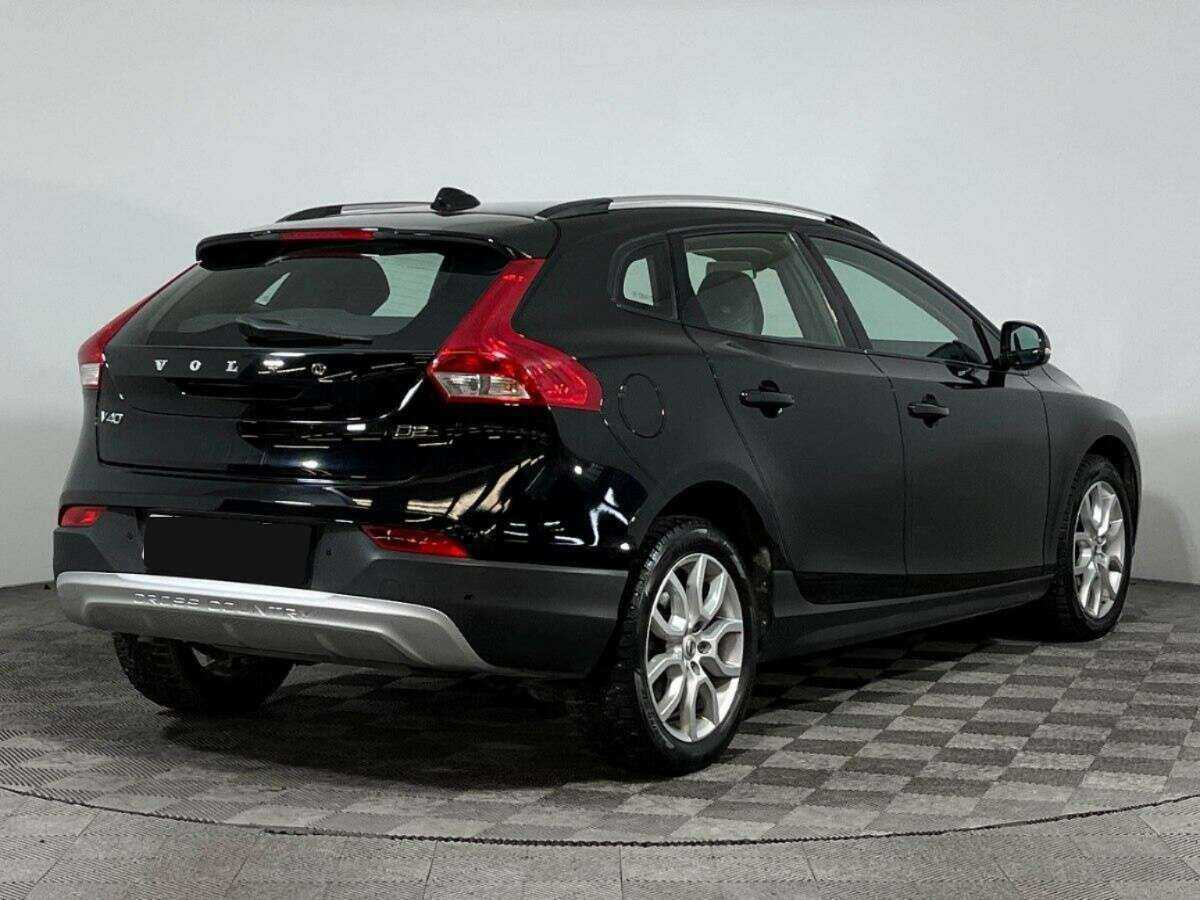 Volvo V40 Cross Country 2017 года с пробегом. Фото: #3
