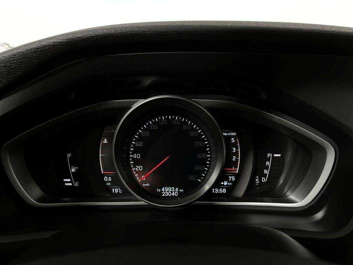 Volvo V40 Cross Country 2017 года с пробегом. Фото: #9