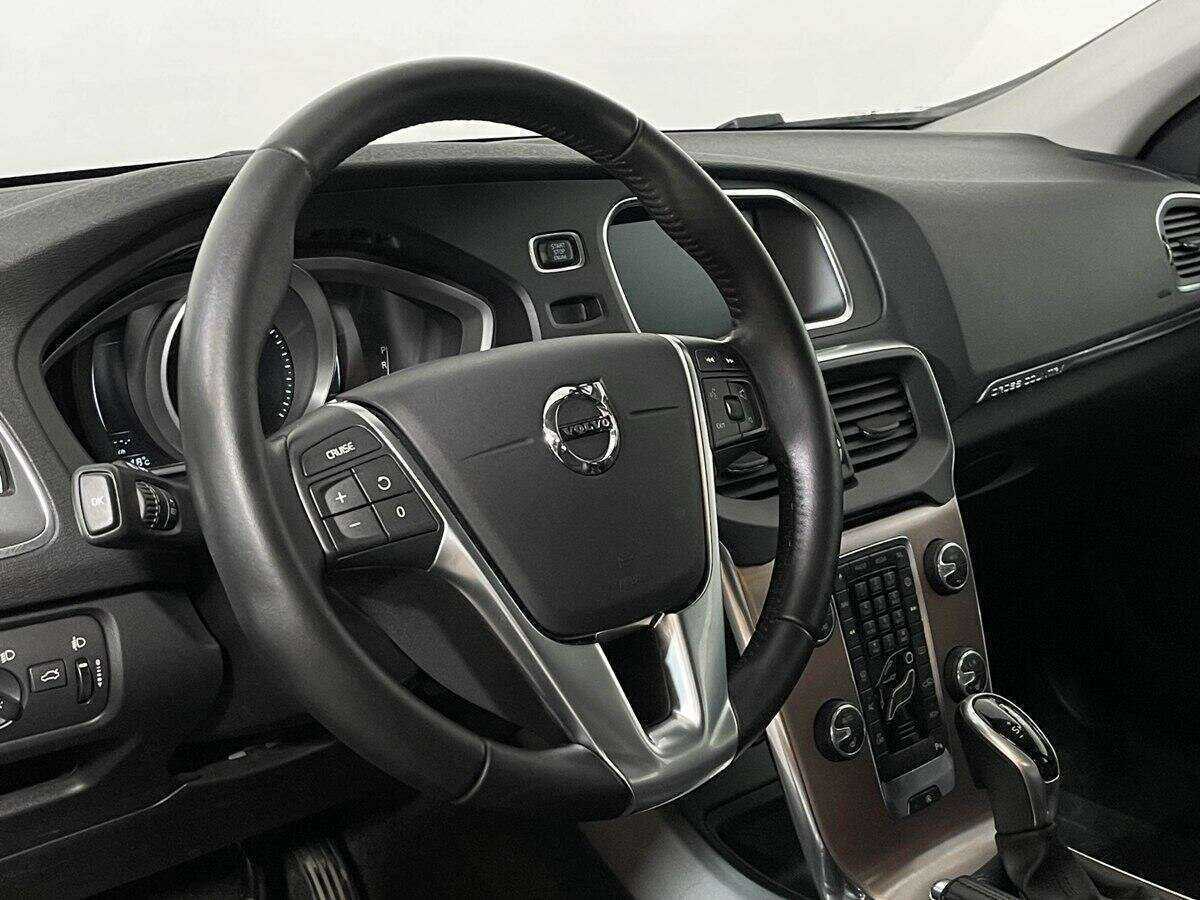 Volvo V40 Cross Country 2017 года с пробегом. Фото: #12