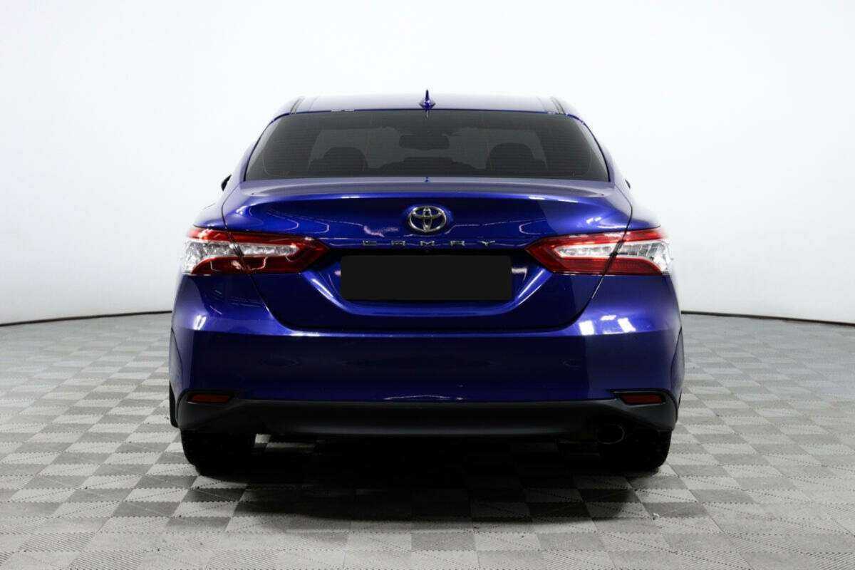 Toyota Camry 2021 года с пробегом. Фото: #5