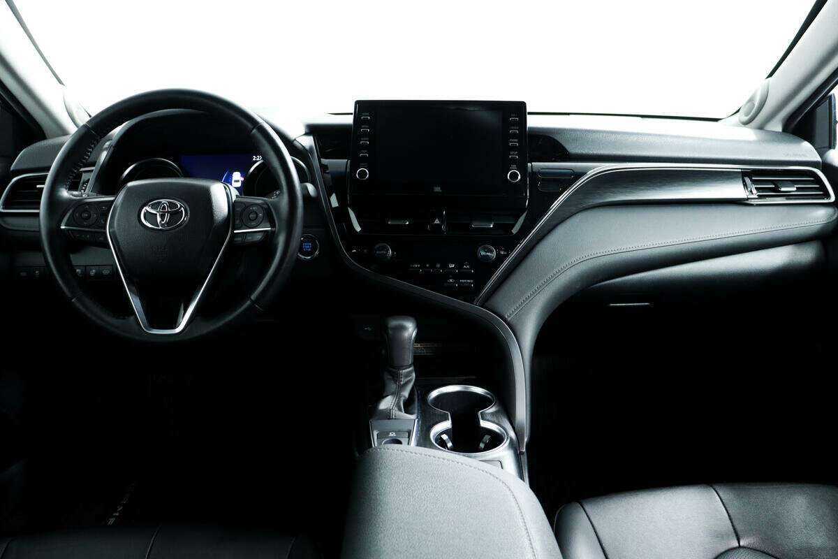 Toyota Camry 2021 года с пробегом. Фото: #10