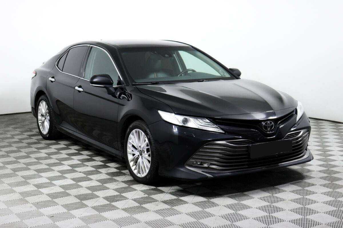 Toyota Camry 2018 года с пробегом. Фото: #2