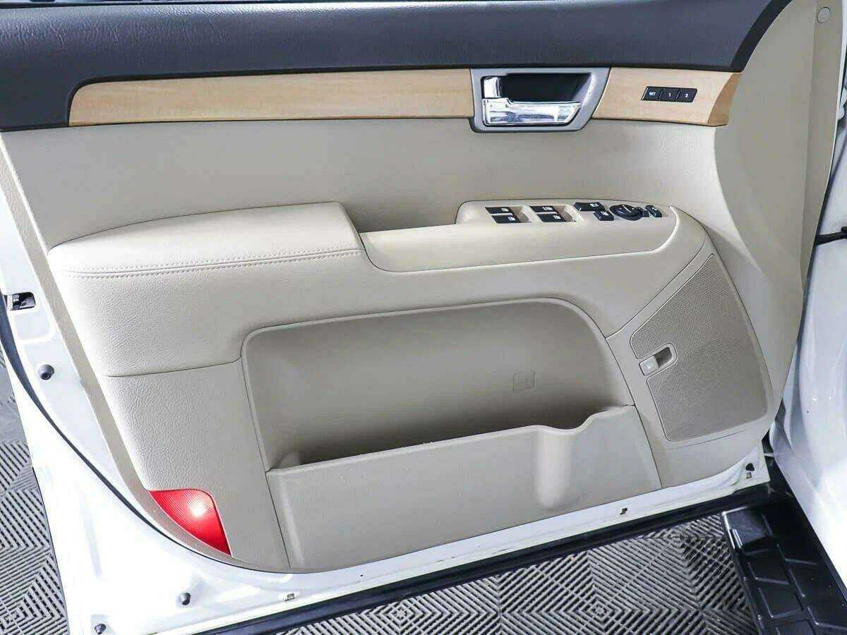 Kia Mohave 2011 года с пробегом. Фото: #16