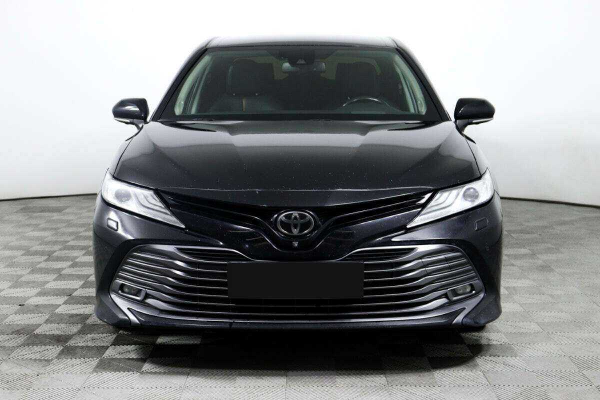 Toyota Camry 2018 года с пробегом. Фото: #1
