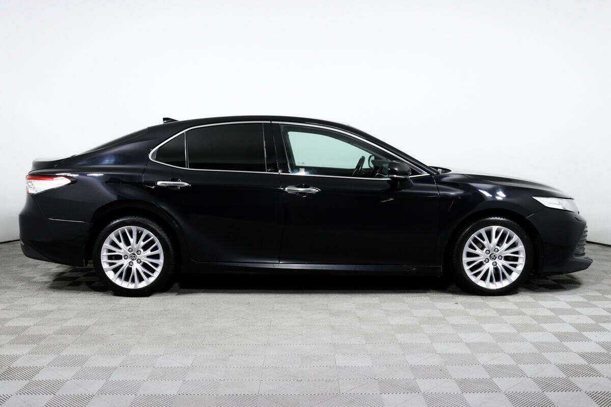 Toyota Camry 2018 года с пробегом. Фото: #3