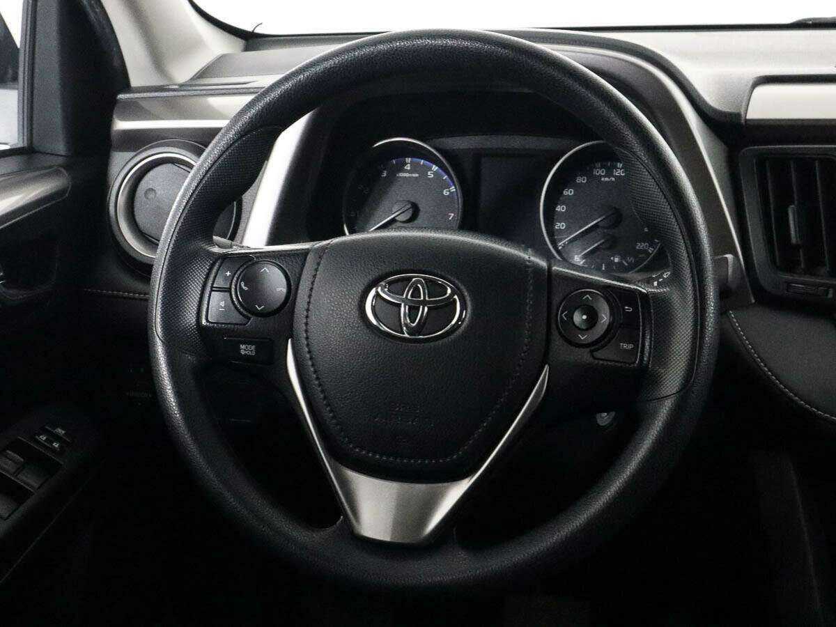 Toyota RAV4 2017 года с пробегом. Фото: #11