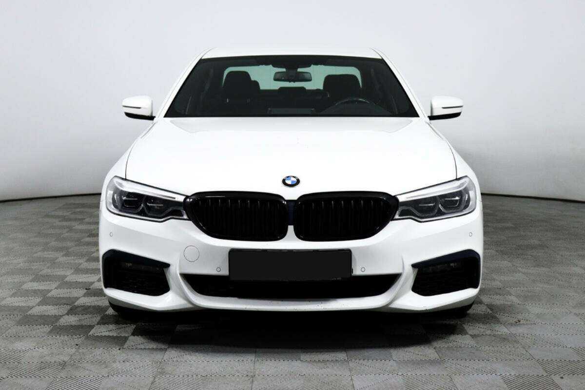 BMW 5 серии 2019 года с пробегом. Фото: #1