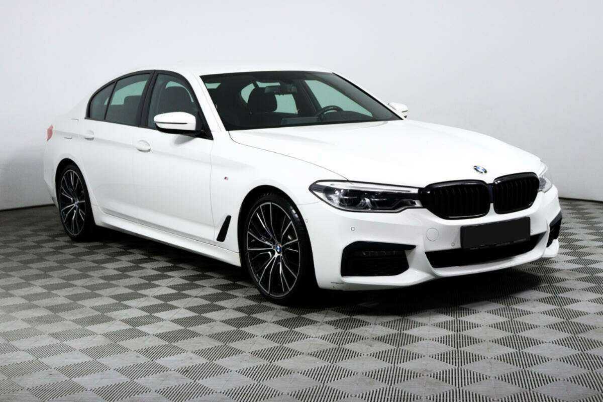 BMW 5 серии 2019 года с пробегом. Фото: #2