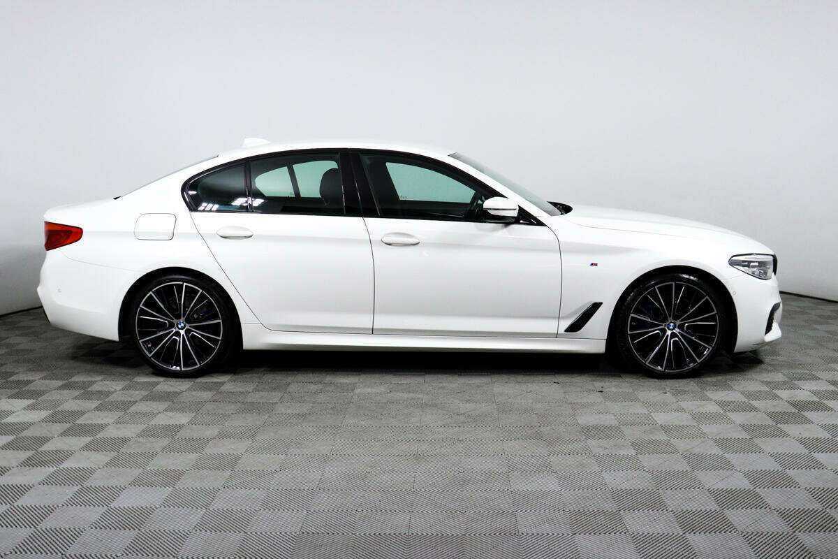 BMW 5 серии 2019 года с пробегом. Фото: #3