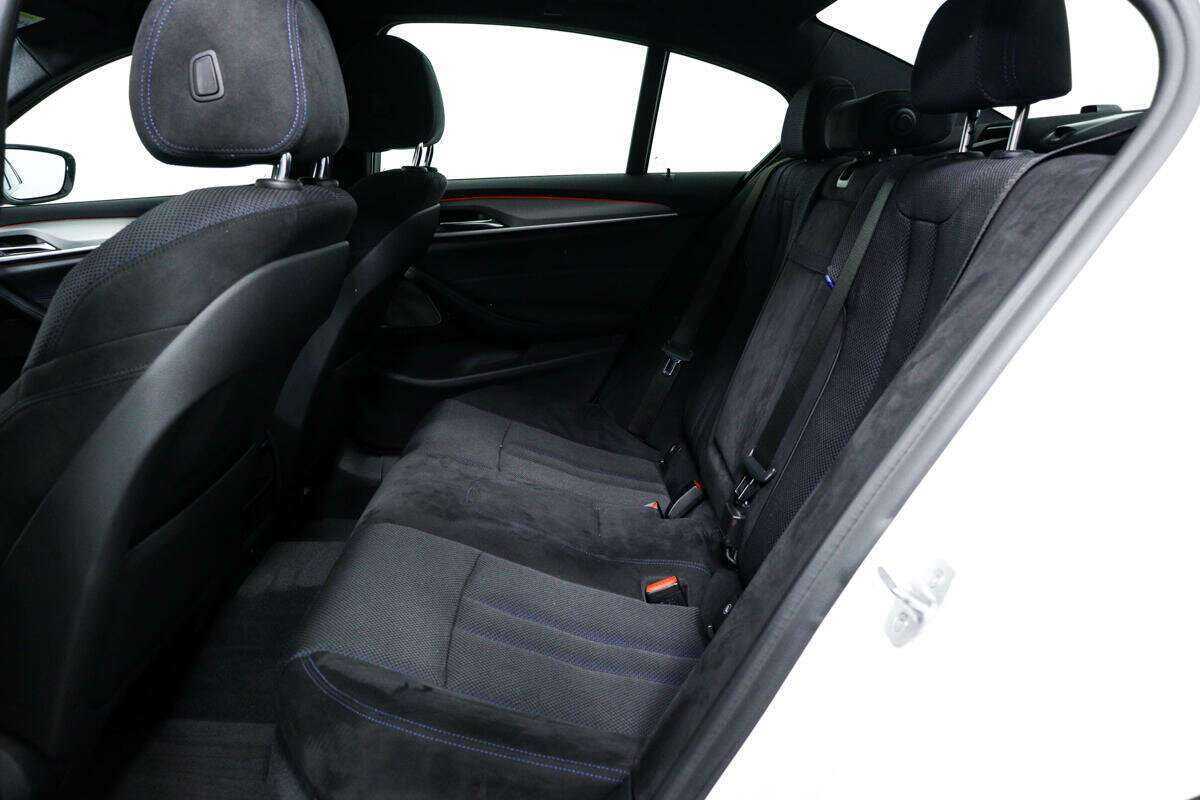 BMW 5 серии 2019 года с пробегом. Фото: #11