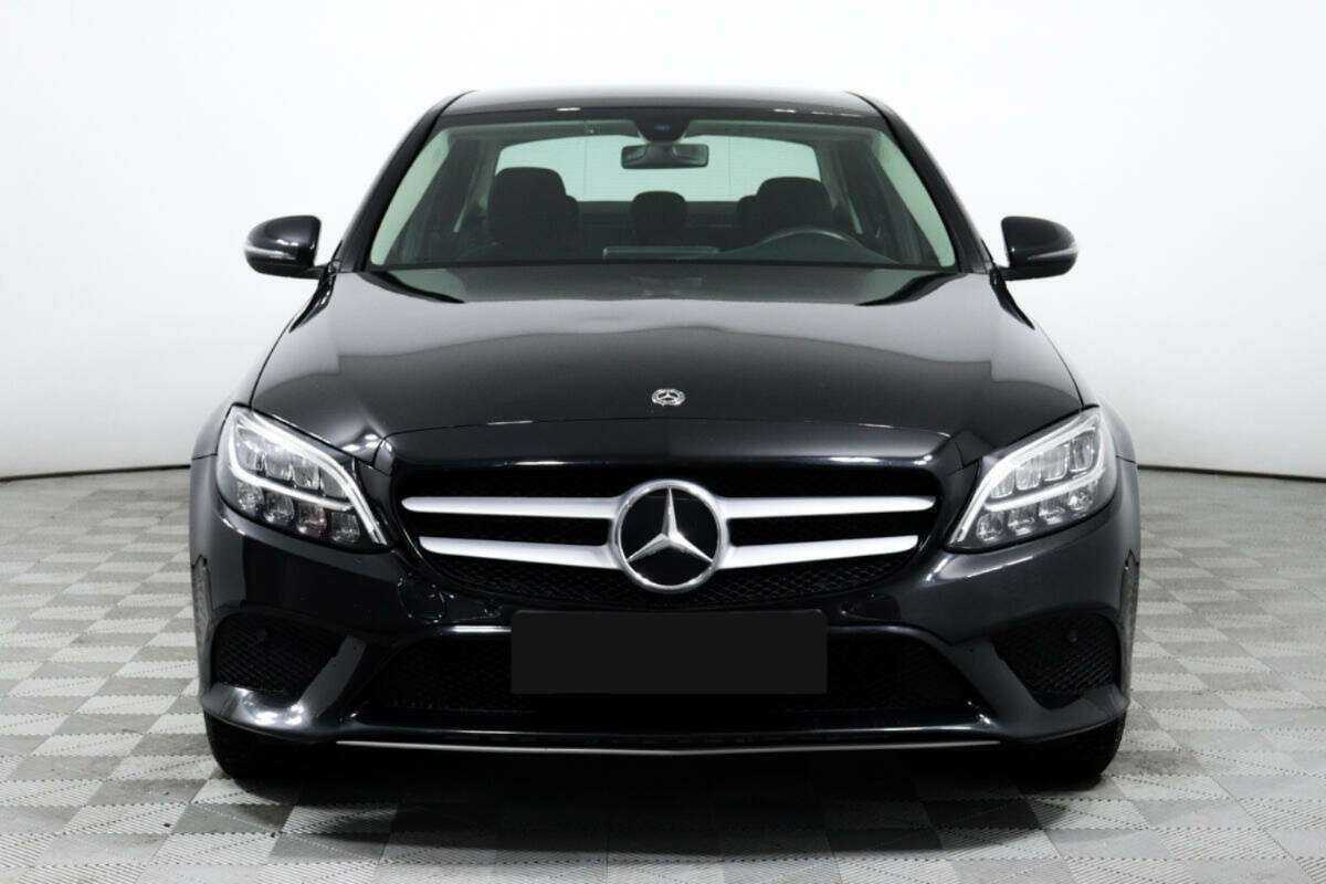 Mercedes-Benz C-Класс 2018 года с пробегом. Фото: #1