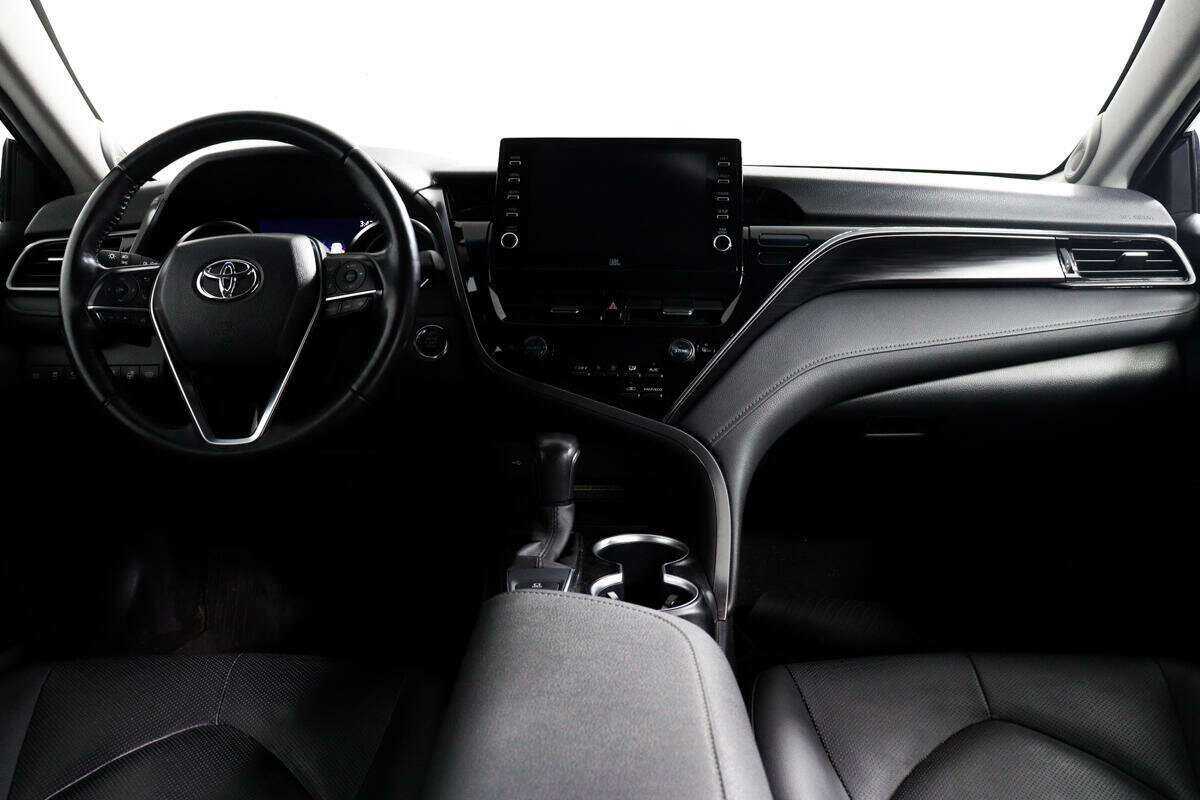 Toyota Camry 2021 года с пробегом. Фото: #10