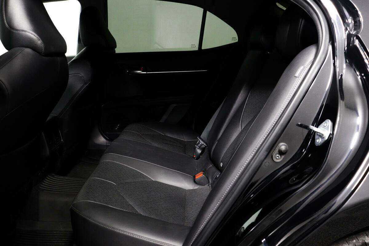 Toyota Camry 2021 года с пробегом. Фото: #11