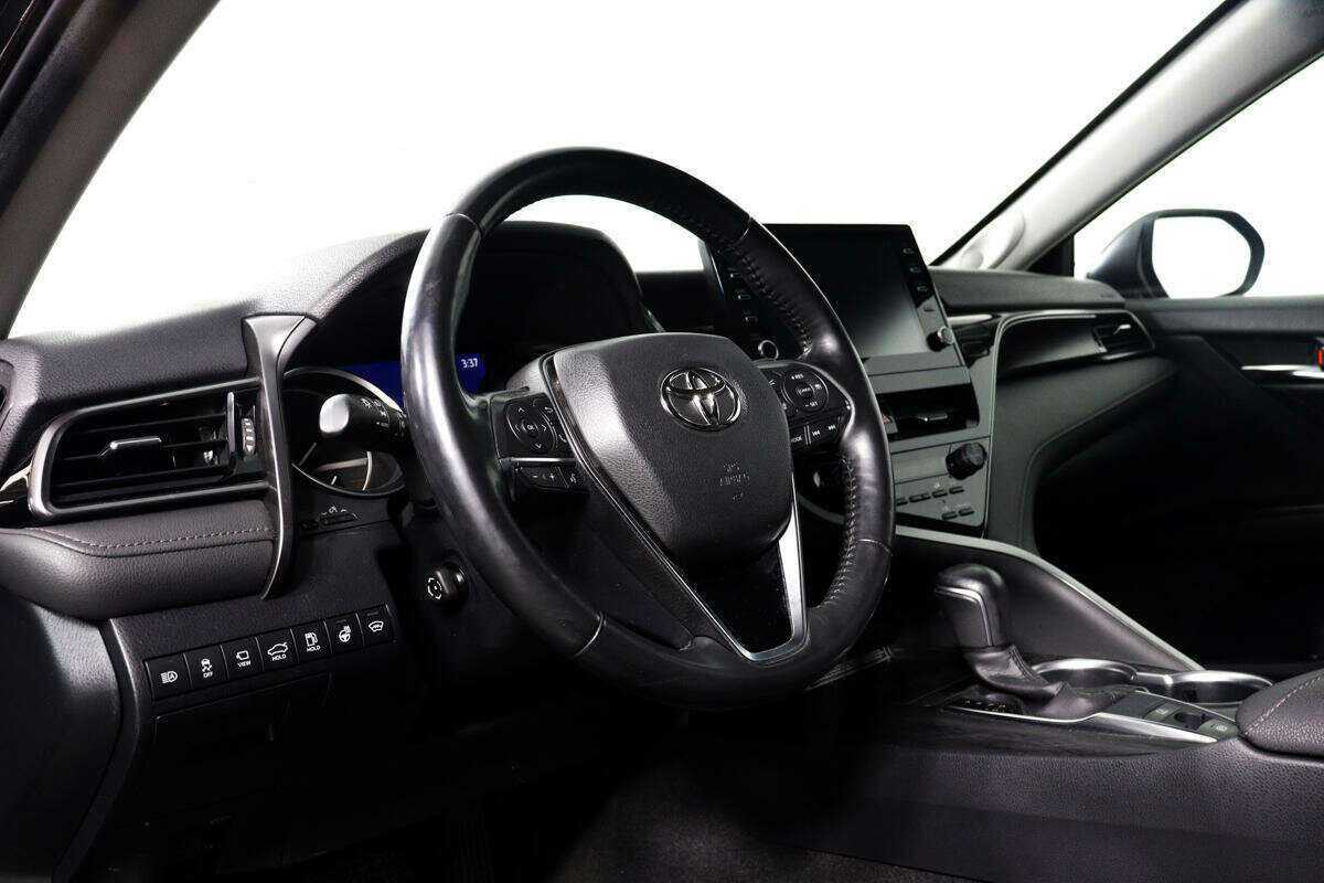 Toyota Camry 2021 года с пробегом. Фото: #12