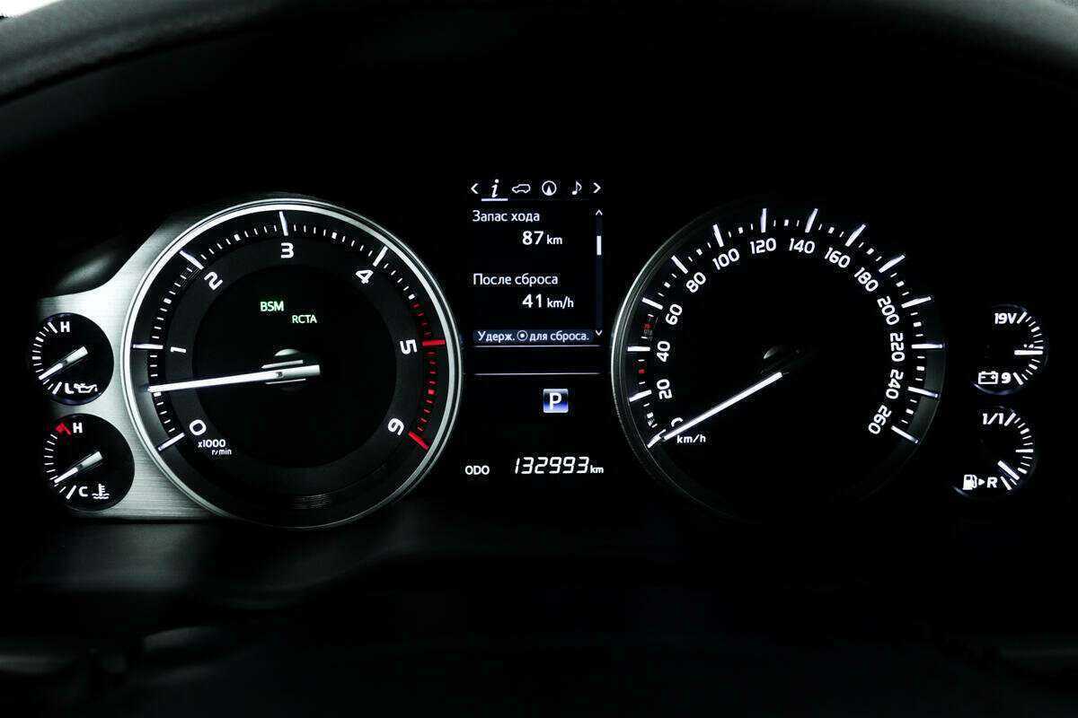 Toyota Land Cruiser 2016 года с пробегом. Фото: #9