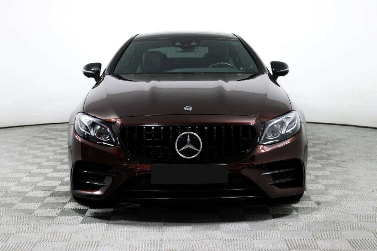 Mercedes-Benz E-Класс AMG 2018 года с пробегом. Фото: #1