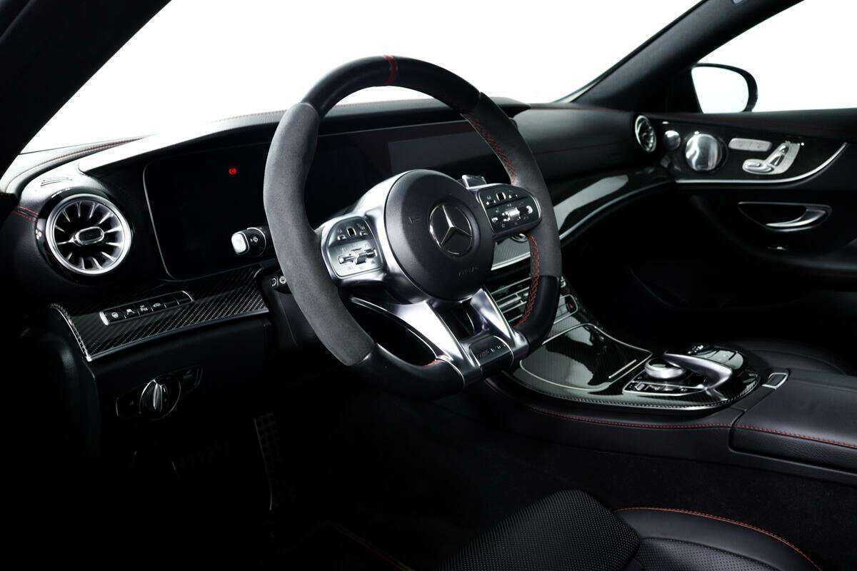 Mercedes-Benz E-Класс AMG 2018 года с пробегом. Фото: #12