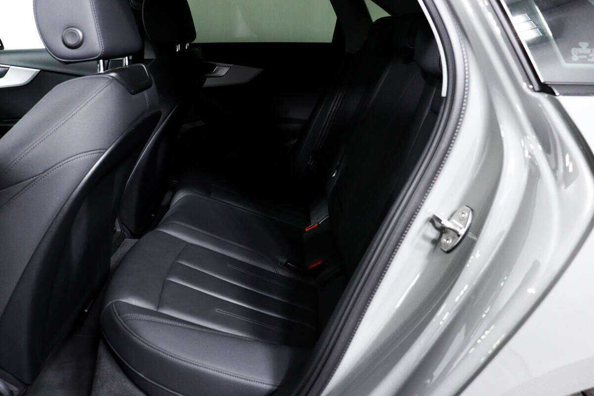 Audi A4 2021 года с пробегом. Фото: #11