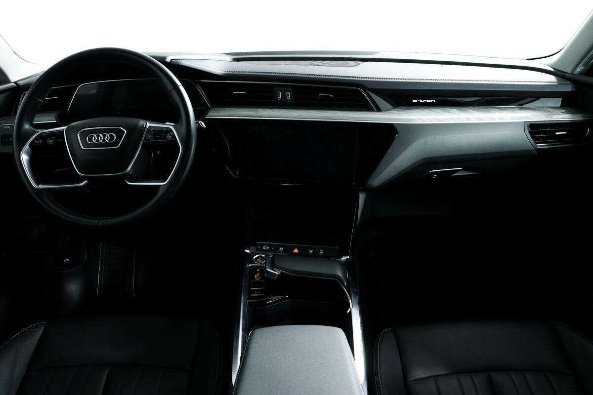 Audi e-tron 2020 года с пробегом. Фото: #10