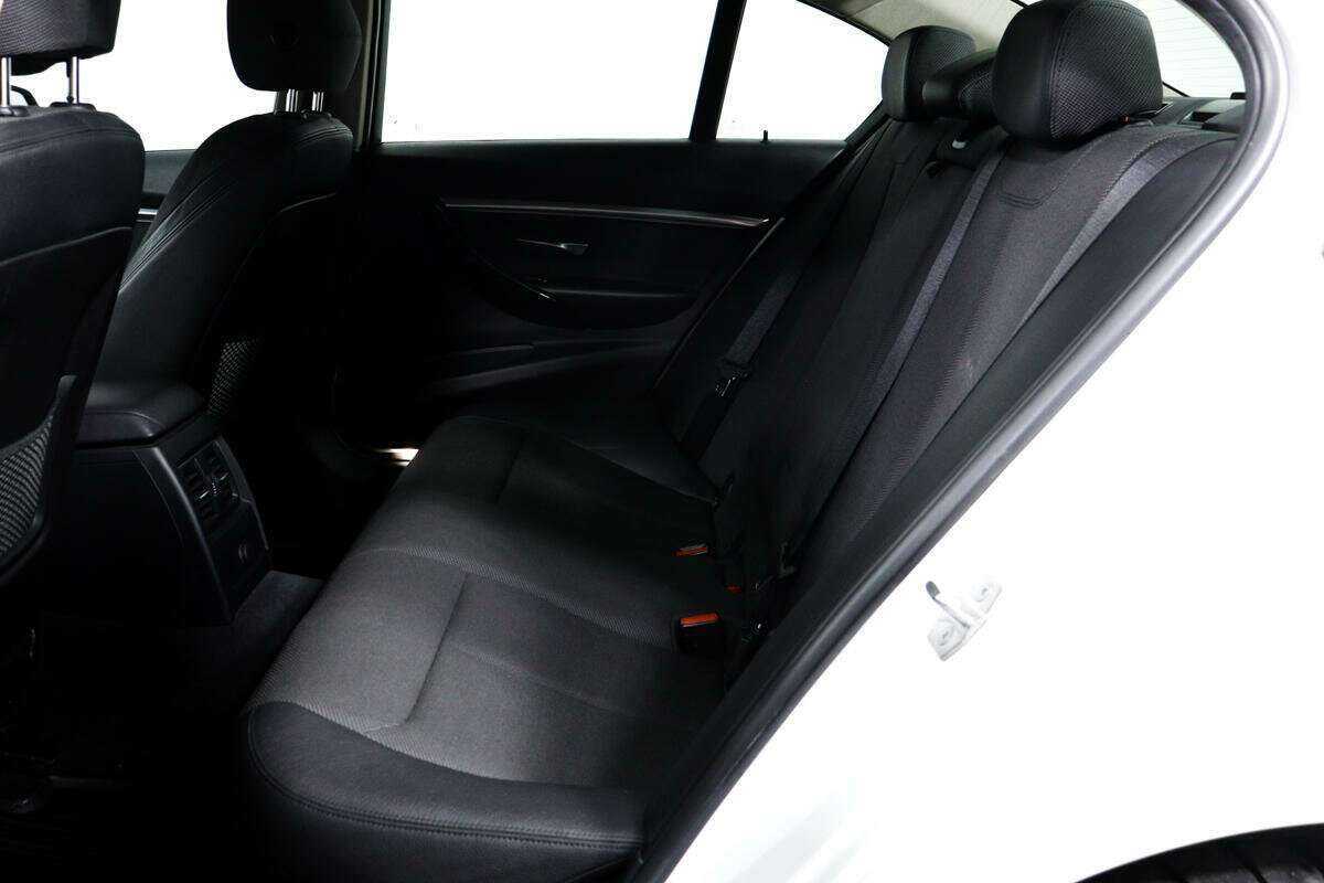 BMW 3 серии 2016 года с пробегом. Фото: #11