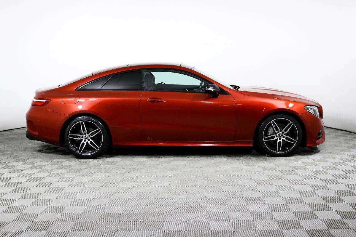 Mercedes-Benz E-Класс 2017 года с пробегом. Фото: #3