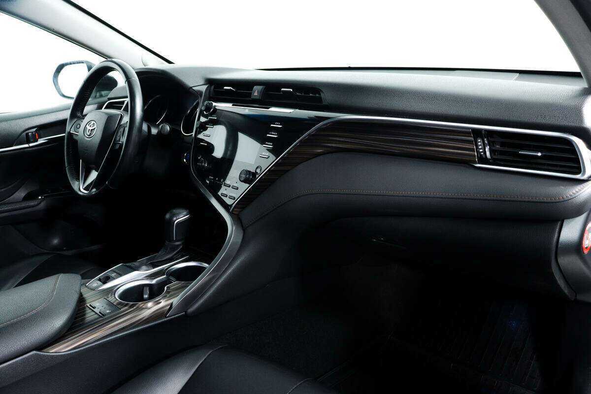 Toyota Camry 2019 года с пробегом. Фото: #8