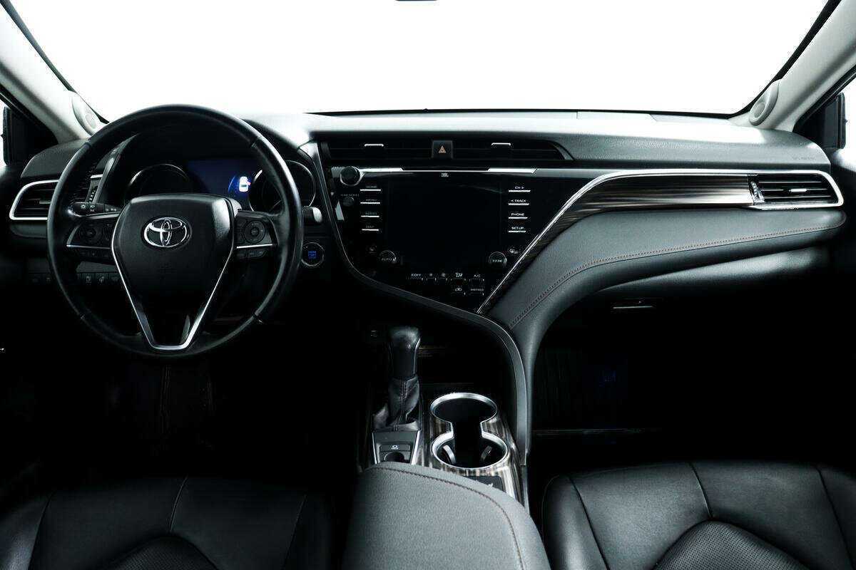 Toyota Camry 2019 года с пробегом. Фото: #10