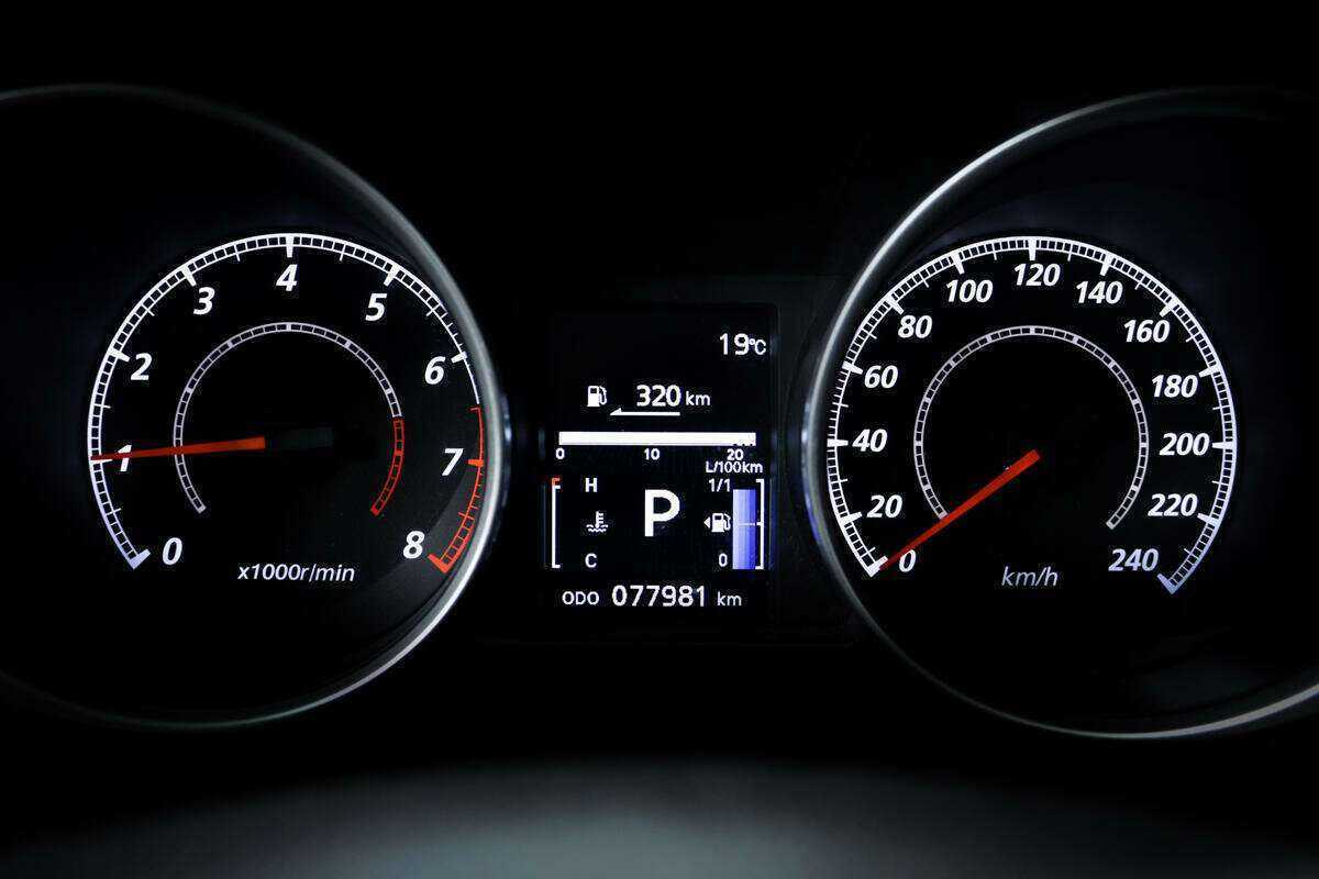 Б/У Митсубиши АС-Икс 2012 года. Фото: #9