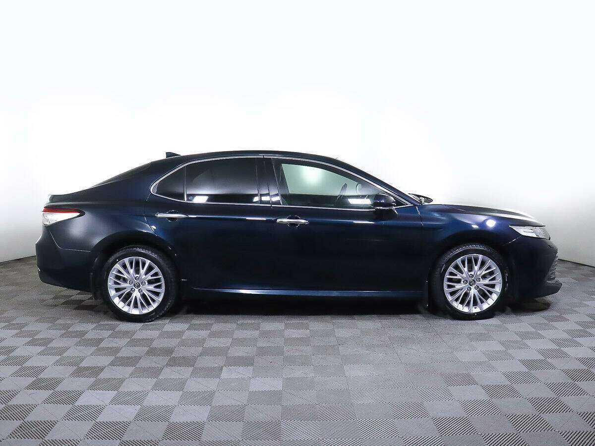 Toyota Camry 2019 года с пробегом. Фото: #2