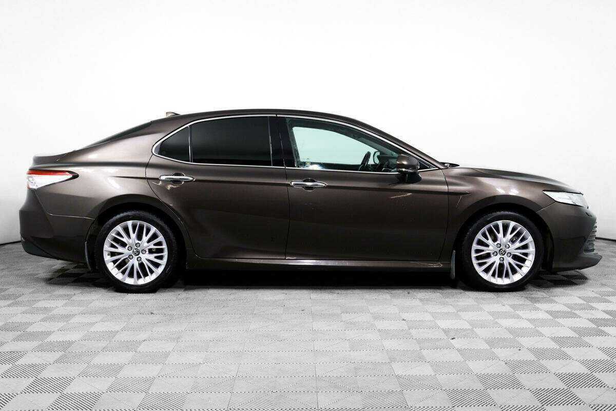 Toyota Camry 2019 года с пробегом. Фото: #3